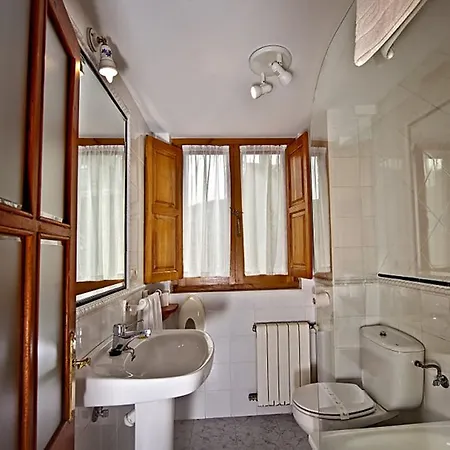 منزل ريفي El Camino Real Ii * Poo (Cabrales)